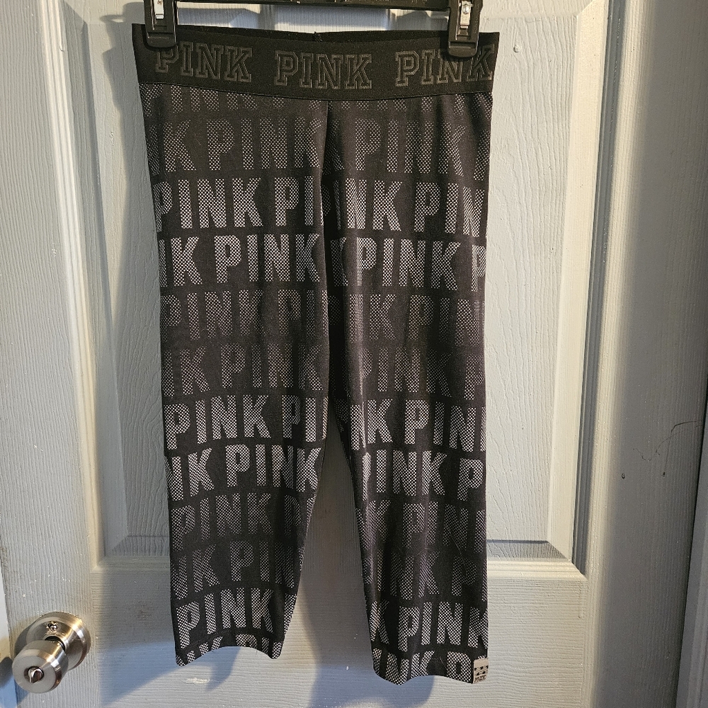 PINK Ultimate Capri Leggings